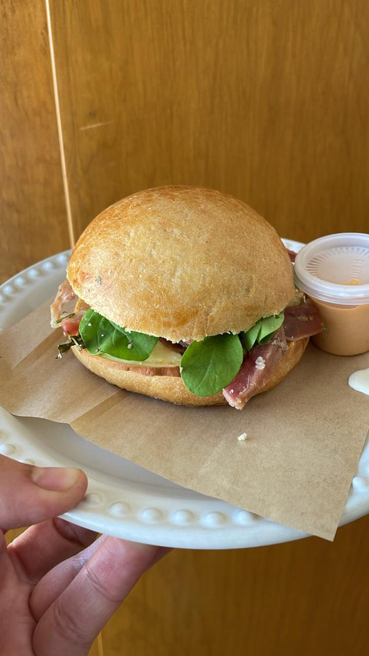 Bollo con Jamón Serrano